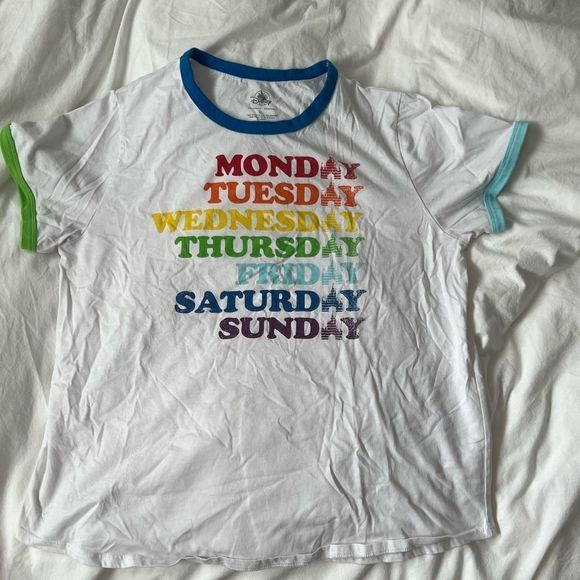 Disney Parks 7 Days Castle T-Shirt (size XL) - Picture 8 of 8